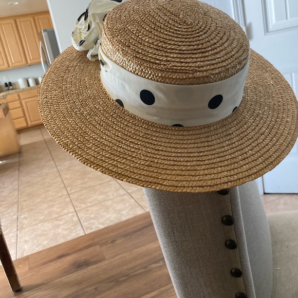 Straw Sun Hat with Cream Polka-Dot Band and Flower new - Picture 3 of 3